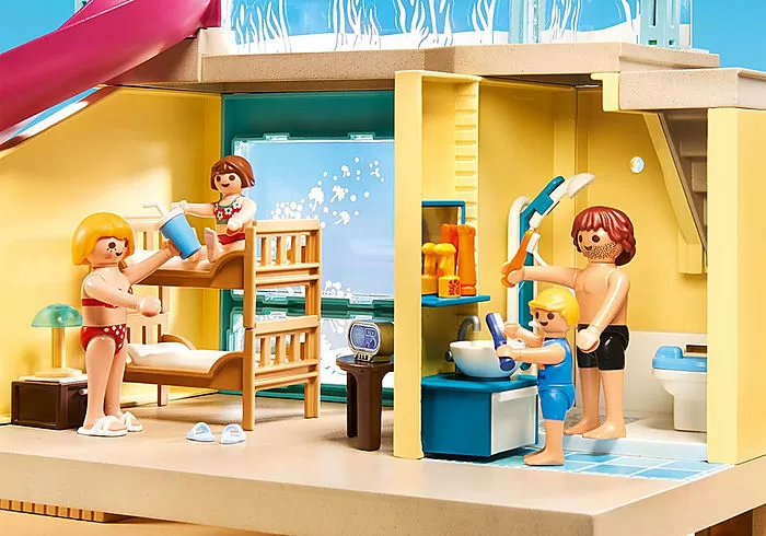 Playmobil Family Fun 70435 Bungalow with Pool - Image 4