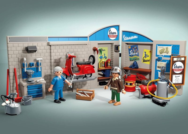 Playmobil Vespa 71620 60’s Vespa Garage Workshop - Image 2