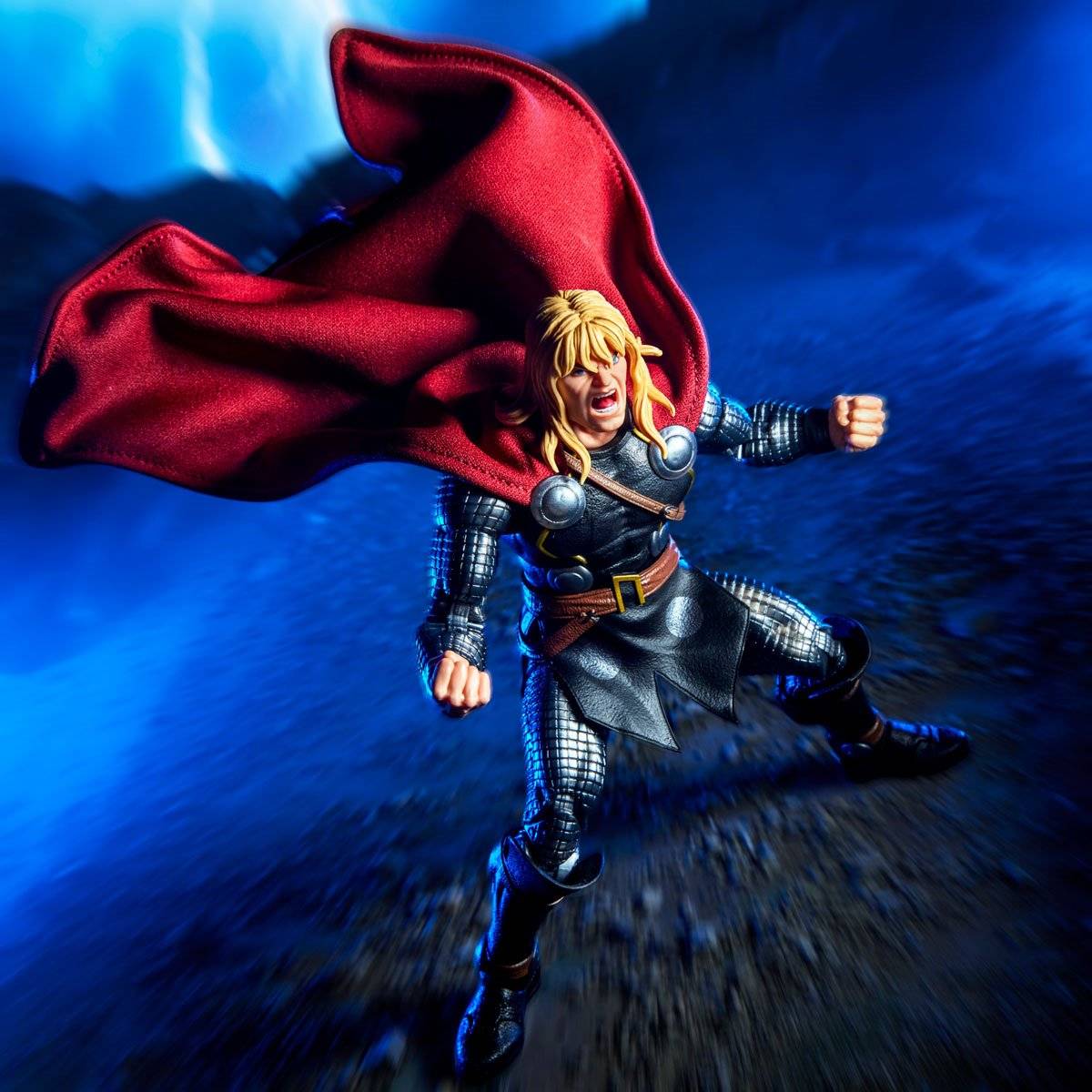 Marvel Legends Maximum Series Thor 6″ Figure - Image 5