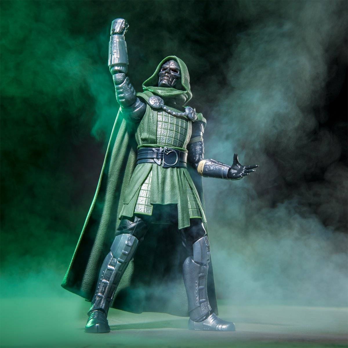 Marvel Legends Avengers Doomsday: Doctor Doom 6″ Figure - Image 5
